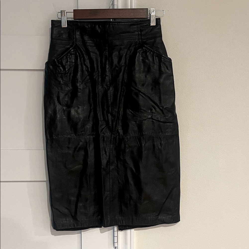 VINTAGE West Bay Sport Leather 100% Black Leather Skirt with Pockets Knee Length